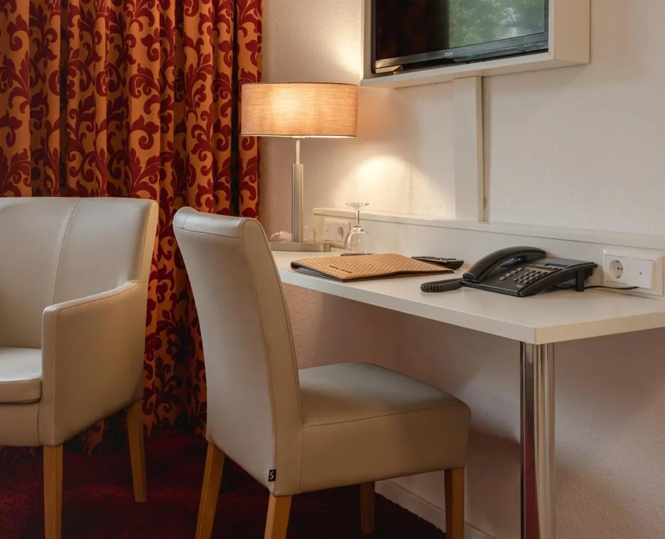 Hotel Astra Dusseldorf 3*,
